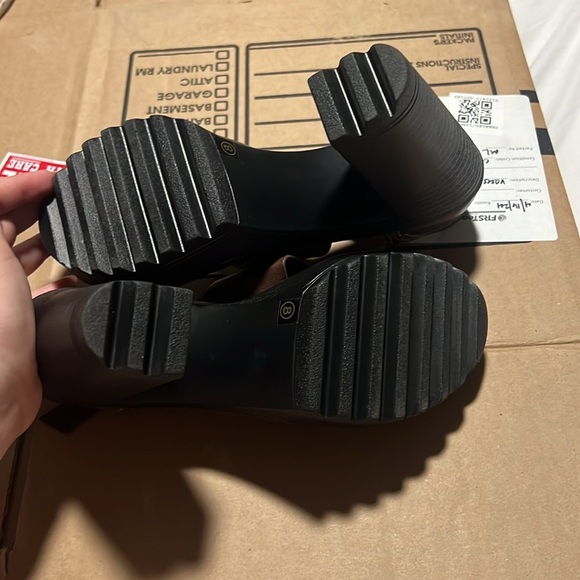 Cathy Jean Heels - Picture 4 of 6